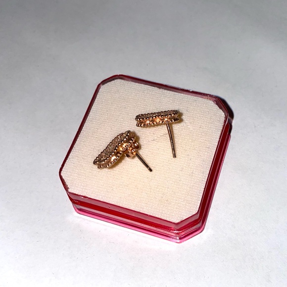 Statement Earring. Rose gold. swarovski encrusted - Picture 2 of 4